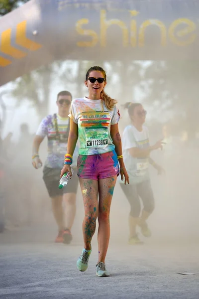 Personas en Mamaia color run 2015 — Foto de Stock