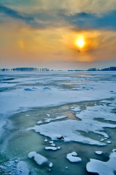 Icy Danube river — Stock Photo, Image