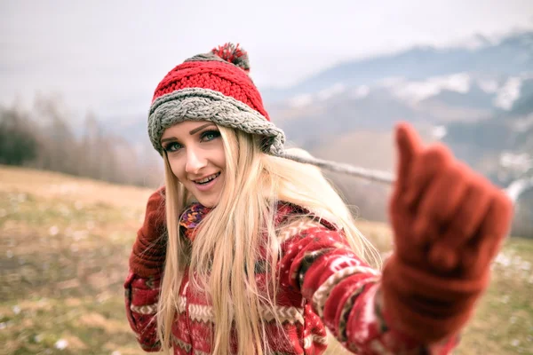 Portrait of young pretty woman — Stock Photo, Image