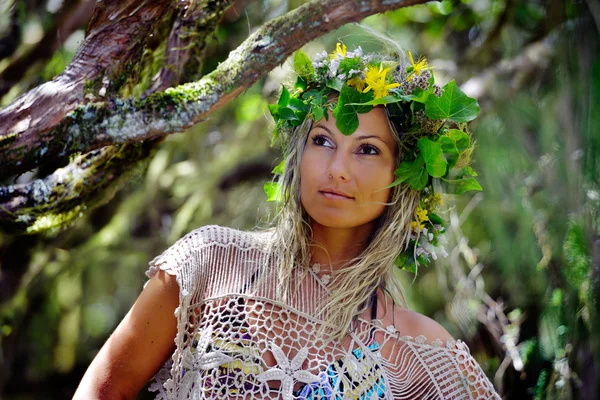 Young woman wearing wreath — Stock Photo, Image