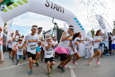 Mamaia insanlara çalışma 2014 renk