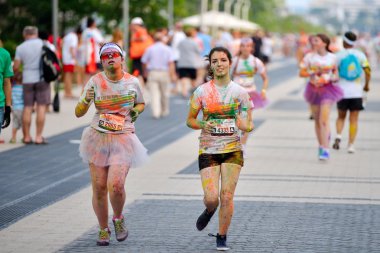 Mamaia insanlara çalışma 2014 renk