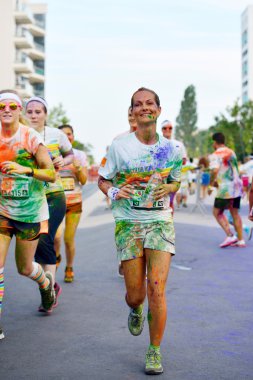Mamaia insanlara çalışma 2014 renk