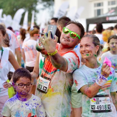 Mamaia insanlara çalışma 2014 renk