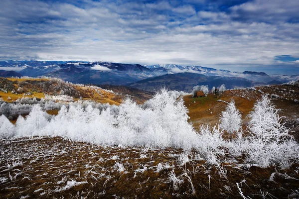 Зимний горный ландшафт — стоковое фото