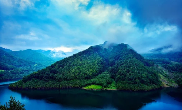 Bellissimo paesaggio da sbarramento Siriu — Foto Stock