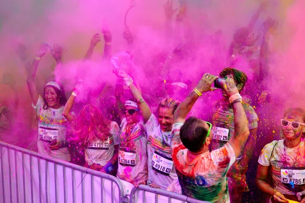 Pessoas na Mamaia color run 2014 — Fotografia de Stock