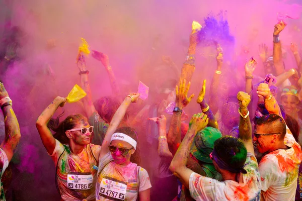 Personas en Mamaia color run 2014 — Foto de Stock