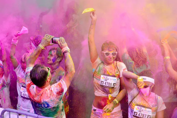 Pessoas na Mamaia color run 2014 — Fotografia de Stock