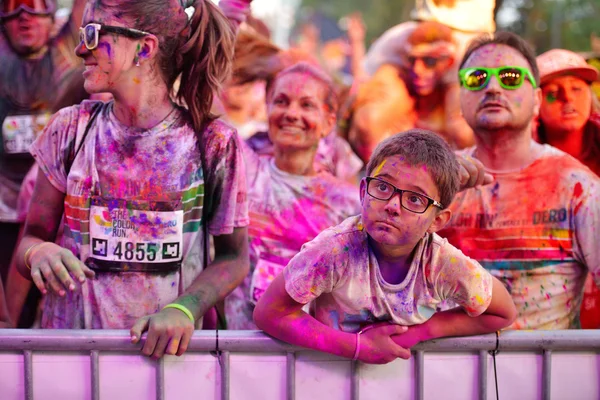 People at Mamaia color run 2014 — Stock Photo, Image