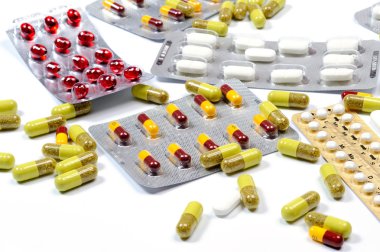 çeşitli renkli hapları