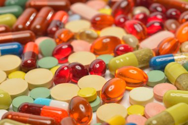 çeşitli renkli hapları