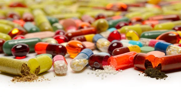 Varie pillole colorate — Foto Stock