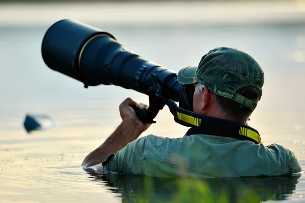 Wildlife fotograaf buiten — Stockfoto