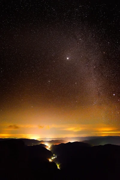 Nachthimmel mit Milchstraße — Stockfoto