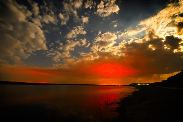 Danubio delta paisaje al atardecer / amanecer — Foto de Stock