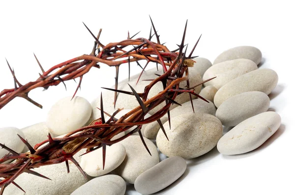 Crown made of thorns and river stones — Stock Photo, Image
