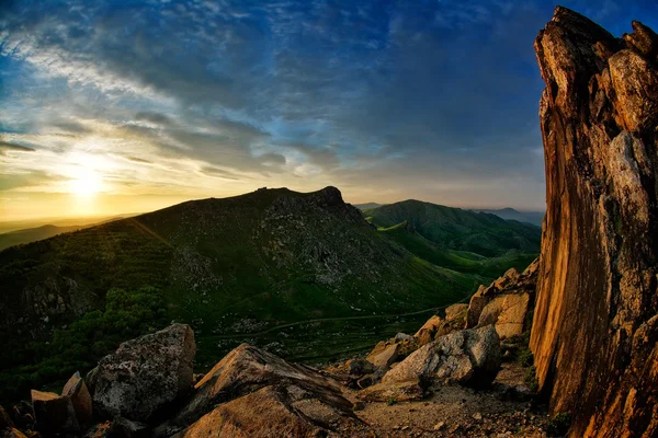 在 dobrogea，罗马尼亚山风景 — 图库照片