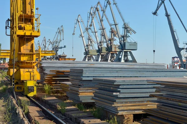 Steel sheet in the shipyard — Stock Photo, Image