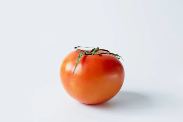 Tomate Isolado Sobre Fundo Branco Tomate Close — Fotografia de Stock