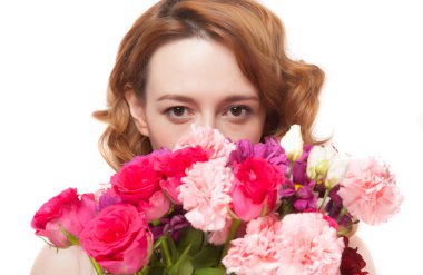 Çiçekli güzel kadın.