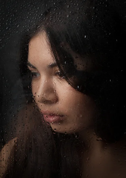 A beautiful girl in a white t-shirt — Stock Photo, Image