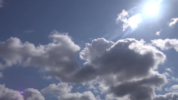 Kék ég és felhők — Stock videók