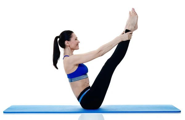 Žena fitness, pilates předvést úkony izolované — Stock fotografie
