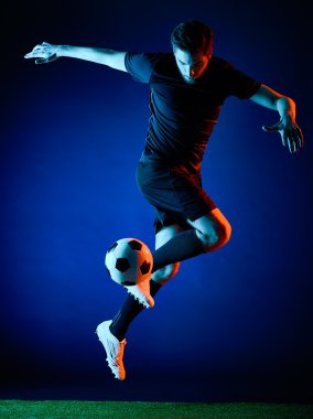 Futbolcu adam izole