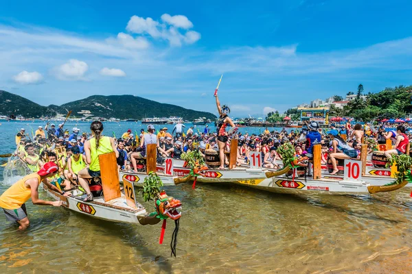 Dračí lodě festivalu závod Stanley beach Hong Kong — Stock fotografie