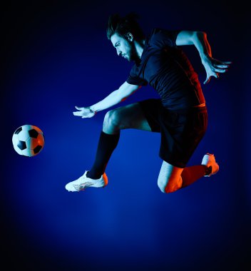 Futbolcu adam izole