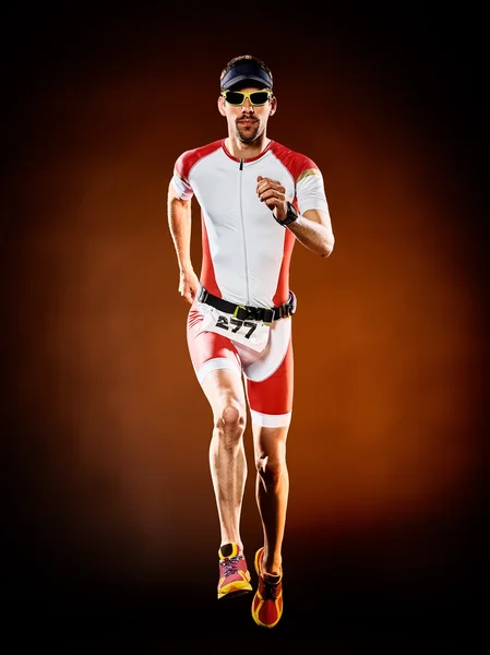 Homme coureur courir triathlon ironman isolé — Photo