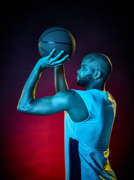 Joueur de basket-ball homme isolé — Photo