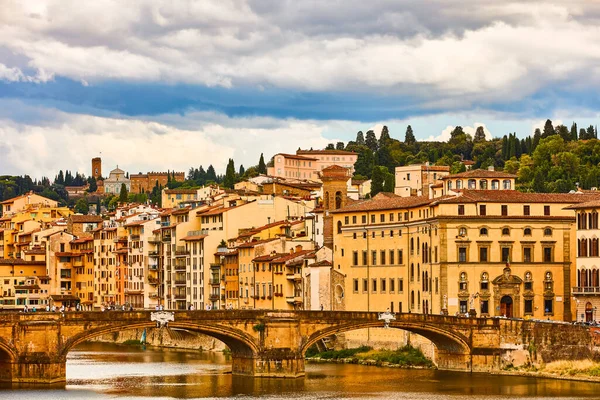 Florencja Arno Rzeka Cityscape panorama Toskania Włochy punkt orientacyjny — Zdjęcie stockowe