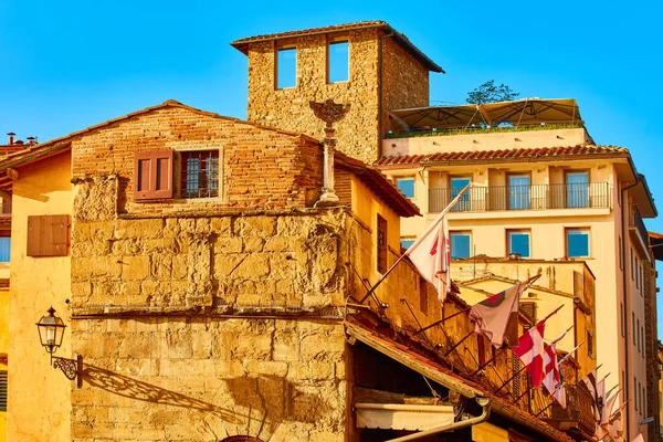 Ponte Vecchio mimarisi Floransa Toskana İtalya 'nın simgesi — Stok fotoğraf