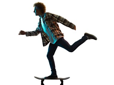 Genç kaykaycı kaykaycı izole edilmiş beyaz arka plan gölgesi.