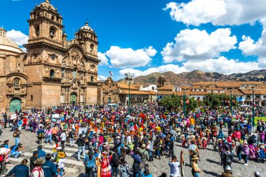Festival Plaza de Armas Cuzco Peru insanlar