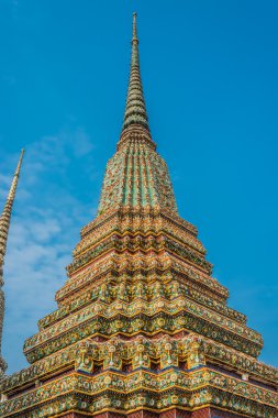 renkli chedi Wat Pho tapınak bangkok Tayland