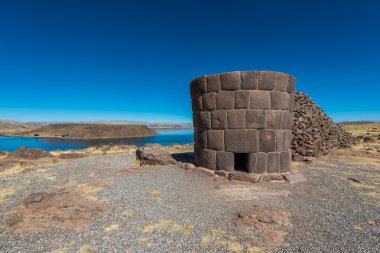 Peru Andes Silustani mezarlar
