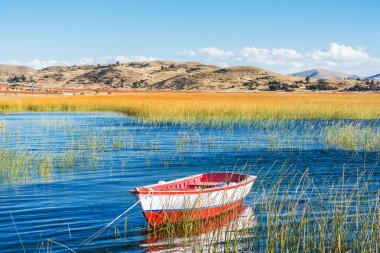 Titicaca gölü Peru Andes tekne