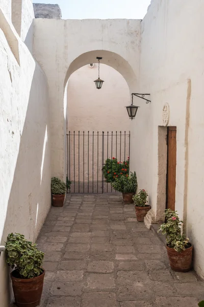Halle im Inneren des Santa Catalina Klosters arequipa peru — Stockfoto