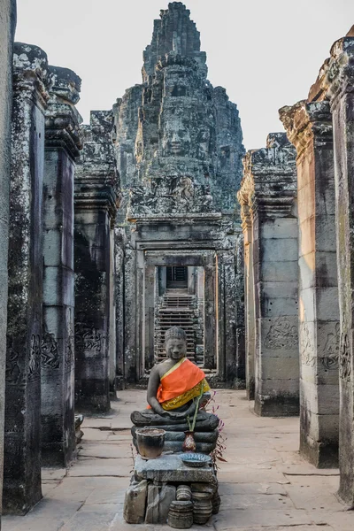 仏像プラサート ・ バイヨン寺院アンコール ・ トム カンボジア — ストック写真