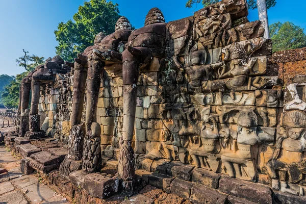 Sloní terasa angkor thom, Kambodža — Stock fotografie