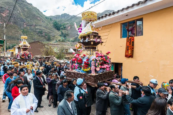 Virgen del Carmen parade Peruaanse Andes Pisac Peru — Stockfoto