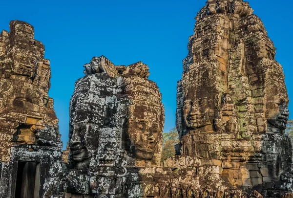 Reus gezichten prasat bayon tempel Angkor Thom Cambodia — Stockfoto