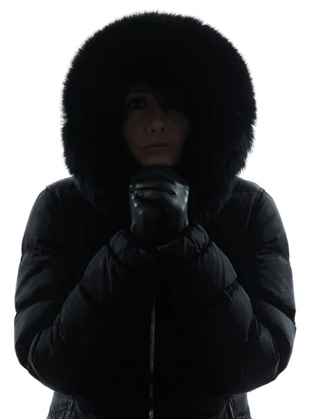 Frau Wintermantel eiskalt Silhouette — Stockfoto