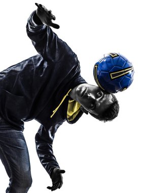 genç adam futbol freestyler oyuncu siluet