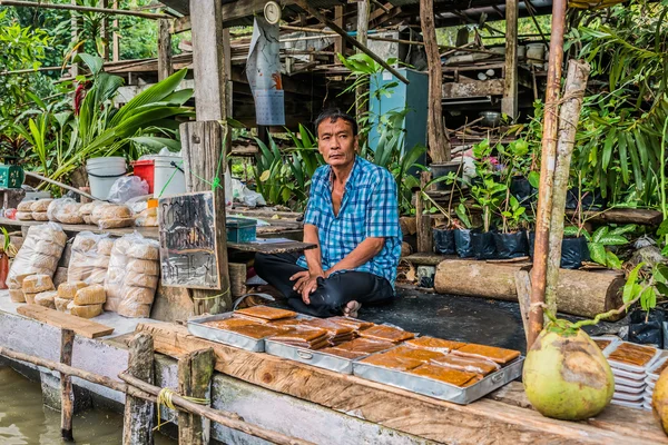 Seller Amphawa bangkok floating market Thailand — Stock Photo, Image