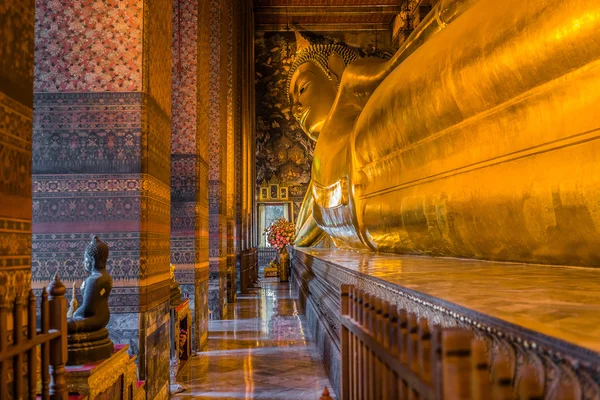 Buddha Wat Pho templo bangkok Tailândia Imagens De Bancos De Imagens Sem Royalties