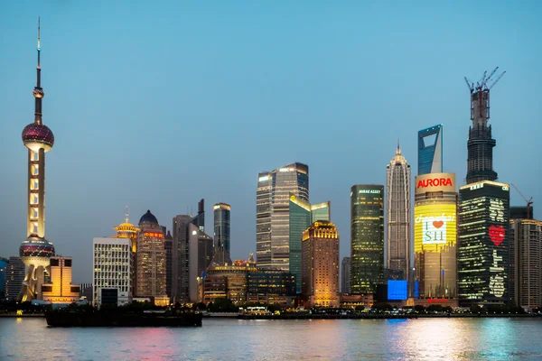 Pudong набережной на закате Шанхай Китай — стоковое фото